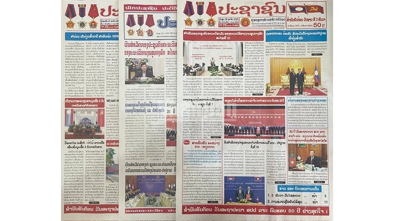 Trang nhất các tờ báo lớn của Lào mấy ngày qua đăng trang trọng các bài viết ca ngợi mối quan hệ Lào-Việt Nam.