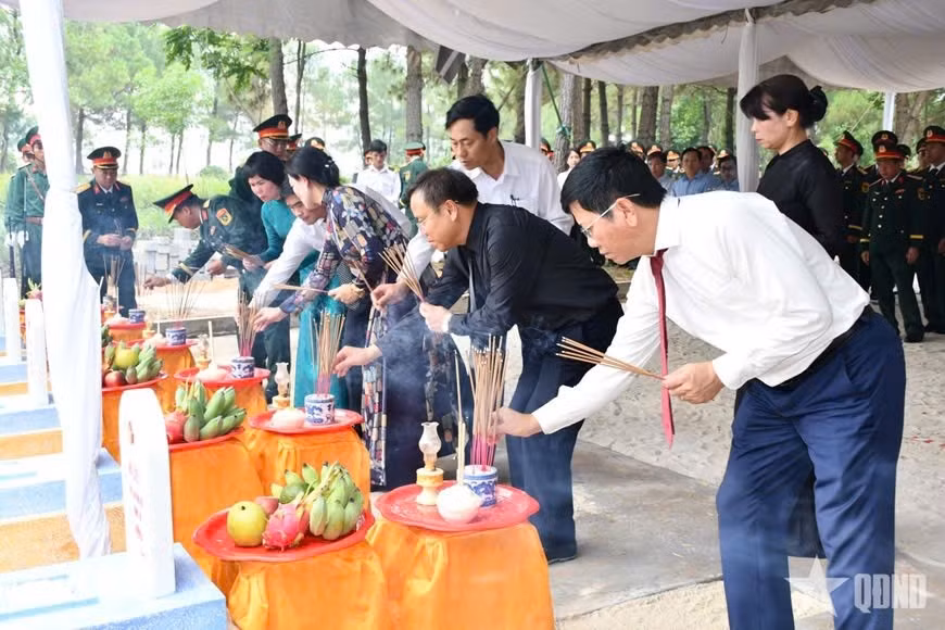 Tỉnh Quảng Trị tổ chức Lễ truy điệu và an táng 12 hài cốt liệt sĩ, ngày 23/7/2025.