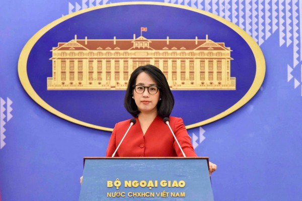 Người phát ngôn Bộ Ngoại giao Việt Nam Phạm Thu Hằng. Người phát ngôn Bộ Ngoại giao Việt Nam Phạm Thu Hằng.
