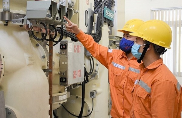 Giá điện tăng khiến người dân, doanh nghiệp sẽ gặp khó khăn. Giá điện tăng khiến người dân, doanh nghiệp sẽ gặp khó khăn.
