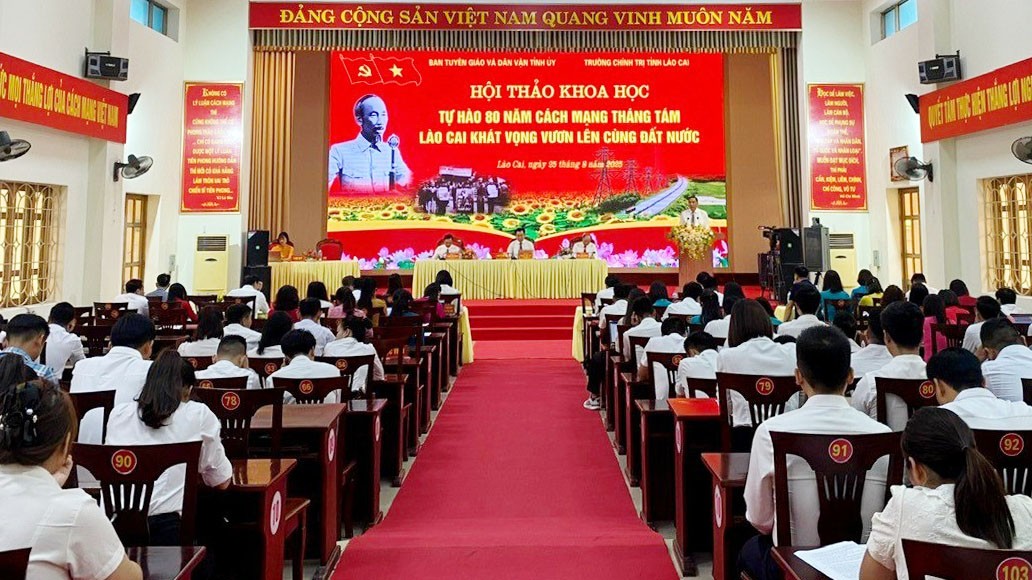 Quang cảnh buổi hội thảo. z6942525412207-0dfc14c1f4a677cadfb3f13290abdceb-5464.jpg