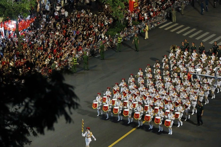 Khối Nữ quân nhạc.