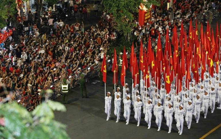 Khối Cờ Đảng, Cờ Tổ quốc.