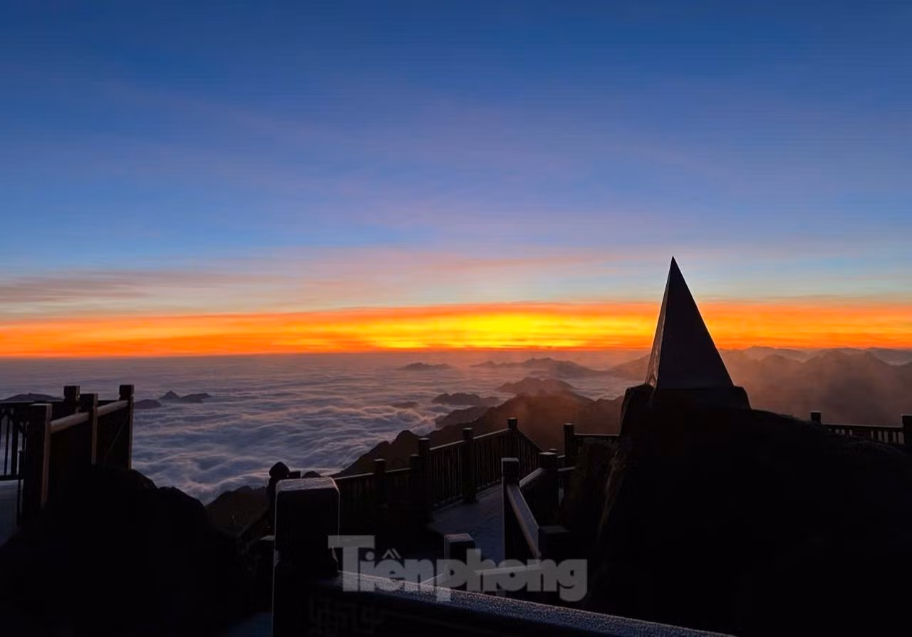 Để đáp ứng nhu cầu du khách trong dịp Giáng sinh và đón năm mới, thị xã Sa Pa vừa công bố chuỗi các sự kiện văn hóa, thể thao và du lịch đặc sắc trong Lễ hội Mùa đông 2024 và Lễ hội Mùa Xuân 2025.