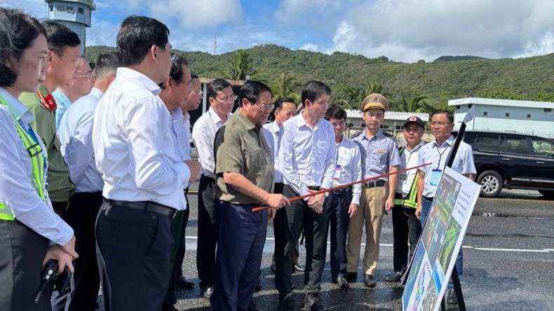 Thủ tướng Phạm Minh Chính cho ý kiến về định hướng quy hoạch Cảng hàng không Côn Đảo. Thủ tướng Phạm Minh Chính cho ý kiến về định hướng quy hoạch Cảng hàng không Côn Đảo.