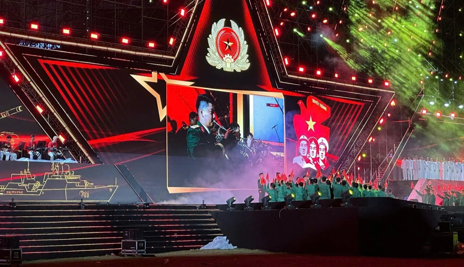 Chương trình có sự tham gia của nhiều ngôi sao ca nhạc trong và ngoài quân đội.