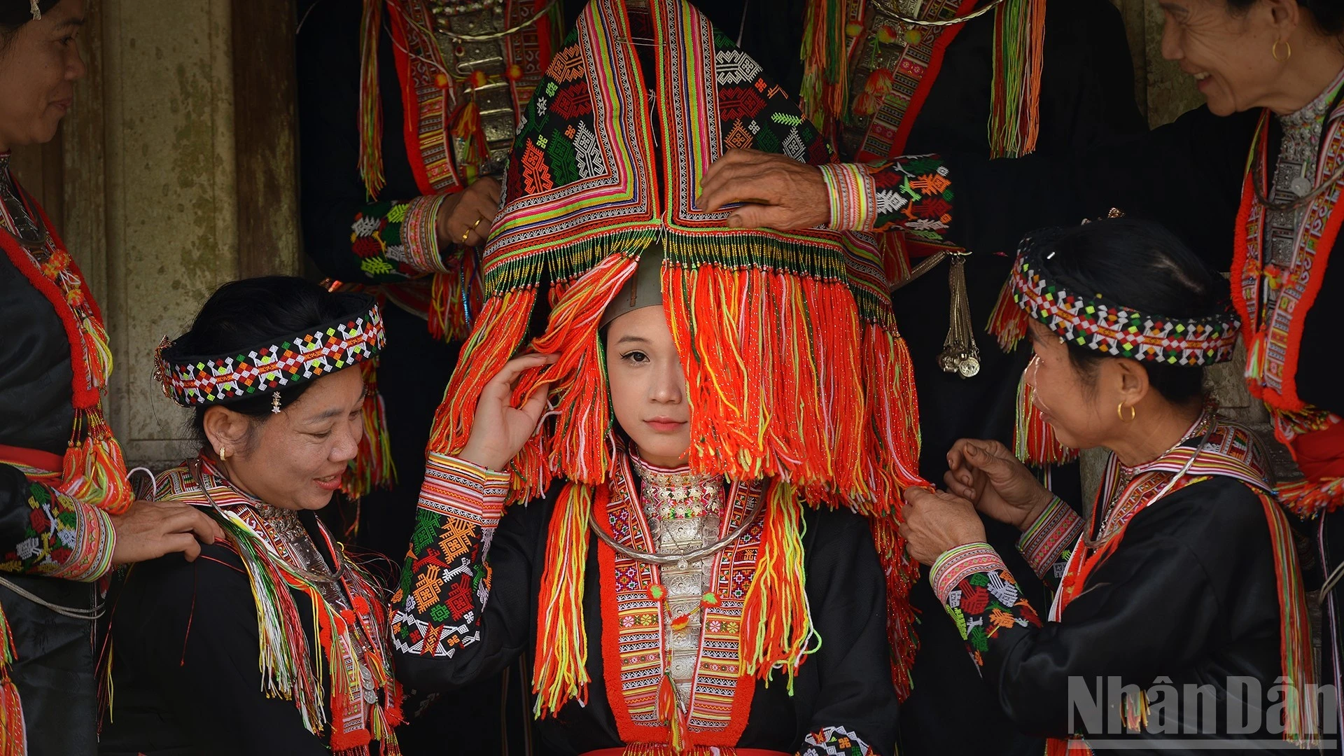 Lễ cưới truyền thống được người Dao đỏ lưu giữ qua nhiều thế hệ.