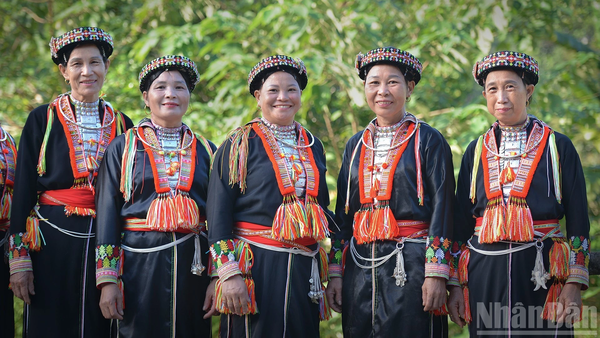 Trang phục truyền thống của phụ nữ dân tộc Dao đỏ ở xã Tân Lĩnh, tỉnh Lào Cai.