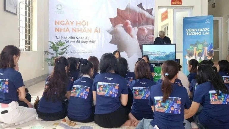 Tư vấn cho nạn nhân bị mua bán tại Nhà Nhân ái Lào Cai.