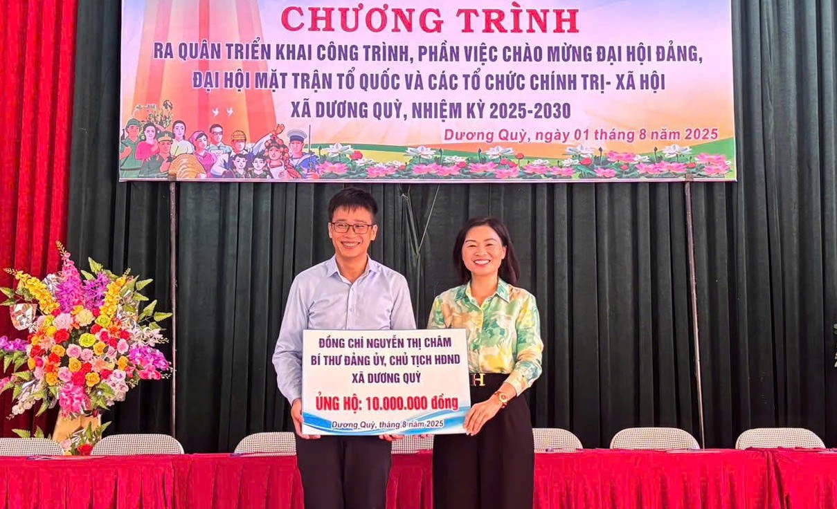 Các doanh nghiệp, cá nhân tham gia ủng hộ tại chương trình. dq-1.jpg