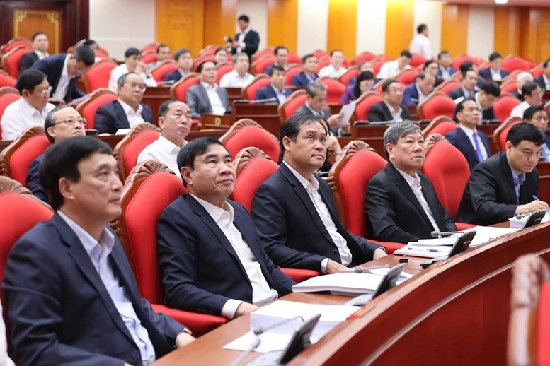 Tổng Bí thư đề nghị các đồng chí Bộ Chính trị, Ban Bí thư, các đồng chí Ủy viên Trung ương Đảng phát huy cao độ tinh thần trách nhiệm trước Đảng, Nhà nước và nhân dân, tập trung lãnh đạo, chỉ đạo với quyết tâm cao nhất để hoàn thành các nhiệm vụ quan trọng, đảm bảo các mục tiêu, yêu cầu đề ra.