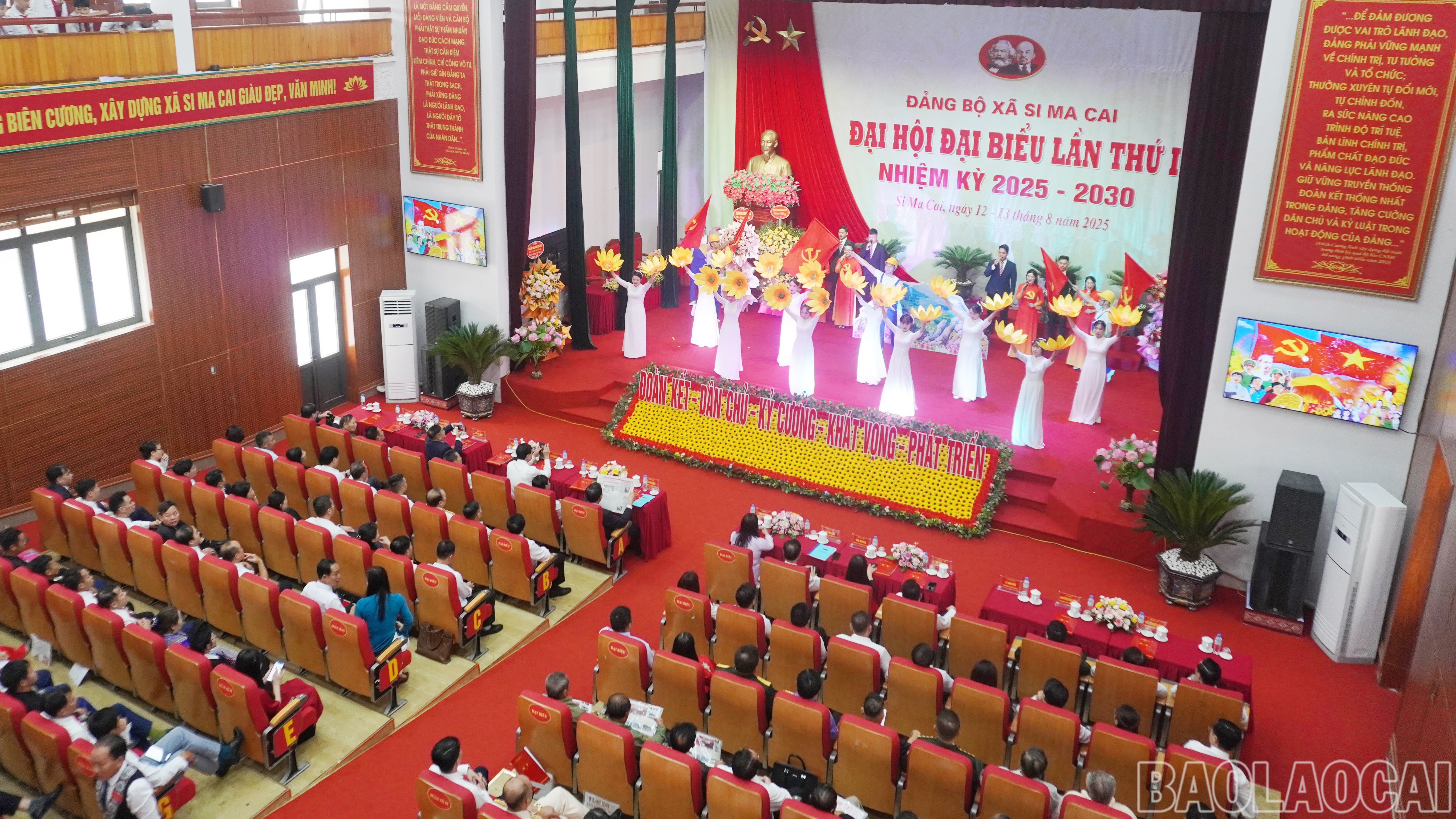 Quang cảnh đại hội. image-8533.jpg