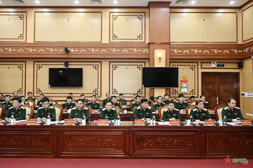 Thủ trưởng Bộ Tổng Tham mưu, Tổng cục Chính trị và các đại biểu dự hội nghị.