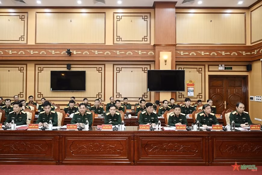 Thủ trưởng Bộ Tổng Tham mưu, Tổng cục Chính trị và các đại biểu dự hội nghị.