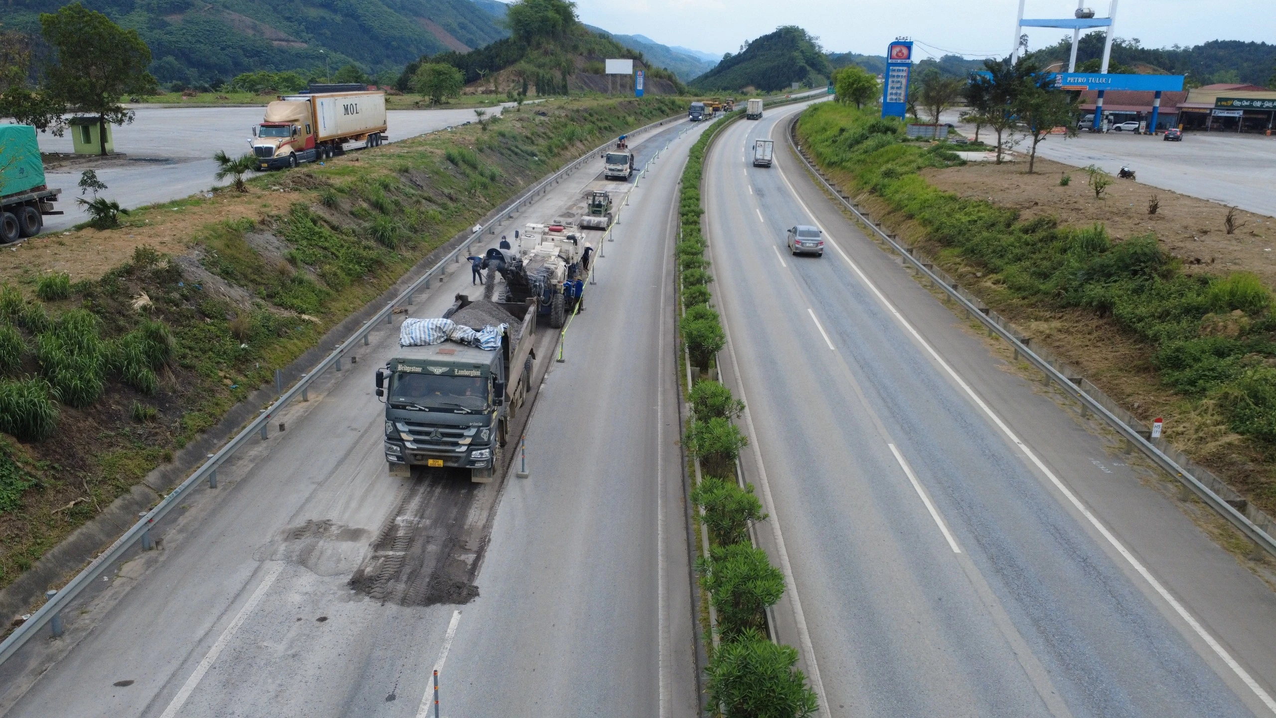 Dự án sửa chữa định kỳ hư hỏng mặt đường và hệ thống an toàn giao thông có tổng mức đầu tư hơn 241 tỷ đồng.