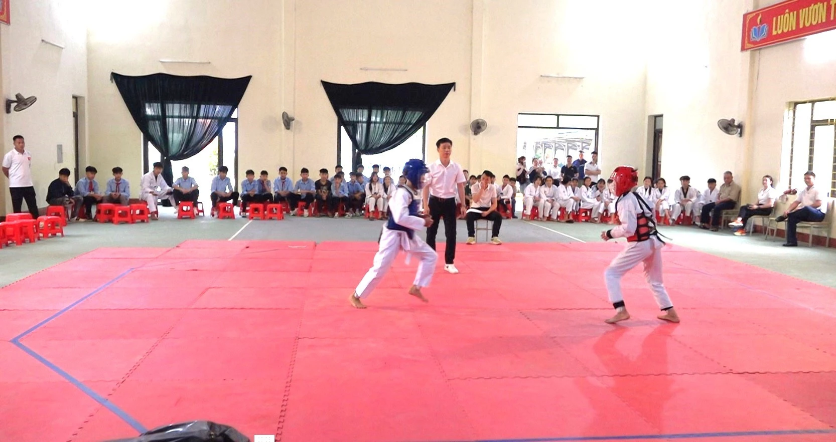 thi-dau-mon-taekwondo.jpg