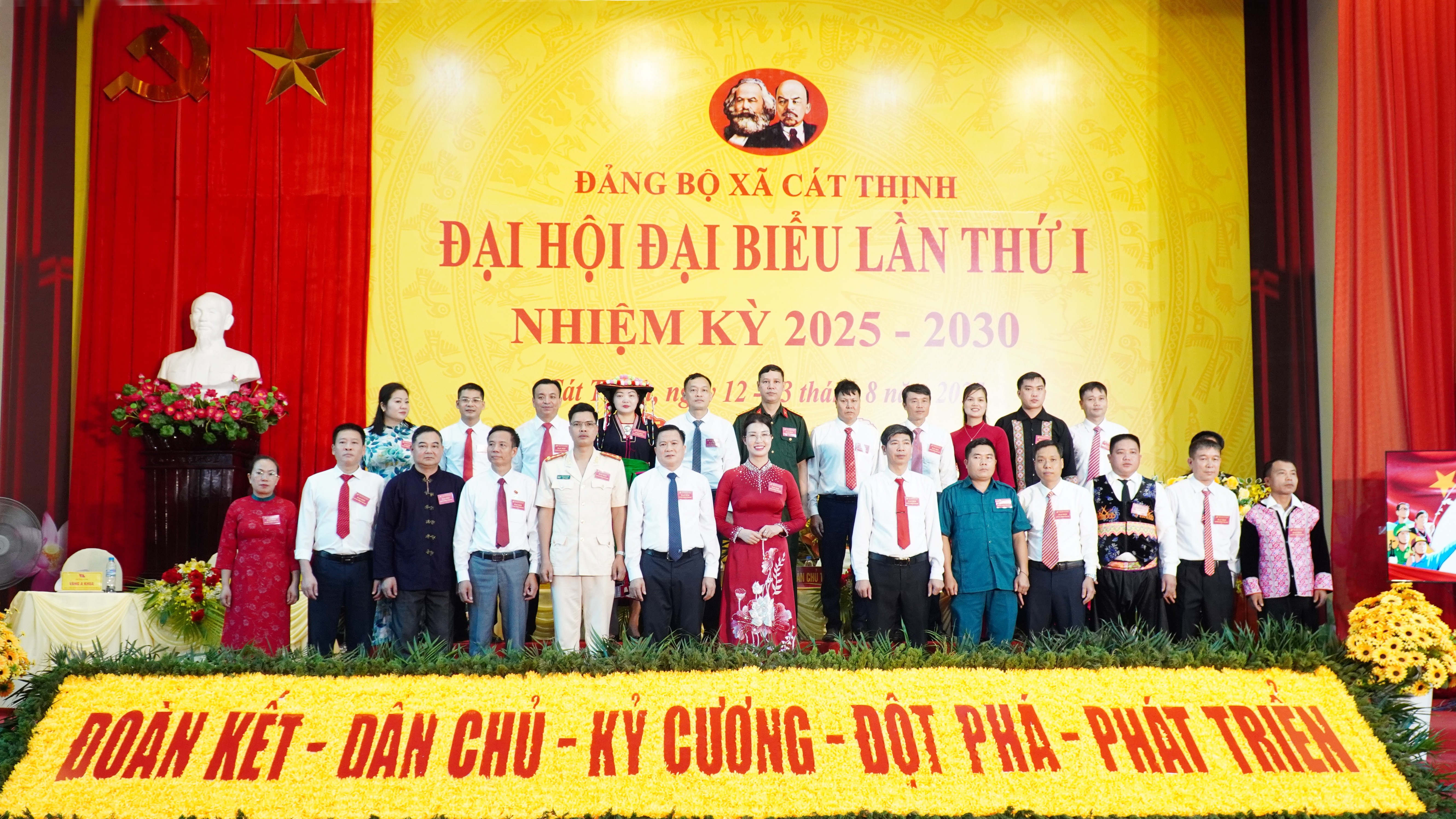 Ban Chấp hành Đảng bộ xã Cát Thịnh, nhiệm kỳ 2025 – 2030 ra mắt đại hội. dsc06889.jpg