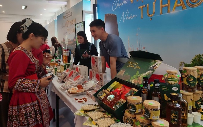 Gian hàng tại Tuần lễ Nông sản Việt 2025 do Cục Quản lý và Phát triển thị trường trong nước (Bộ Công Thương) tổ chức góp phần thúc đẩy kết nối cung cầu sản phẩm.