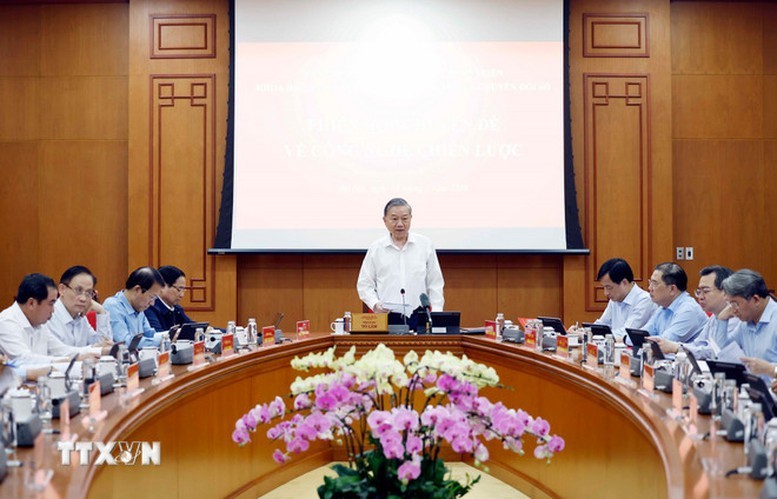 Tổng Bí thư đề nghị, doanh nghiệp phải thực sự trở thành trung tâm của hệ sinh thái công nghệ.