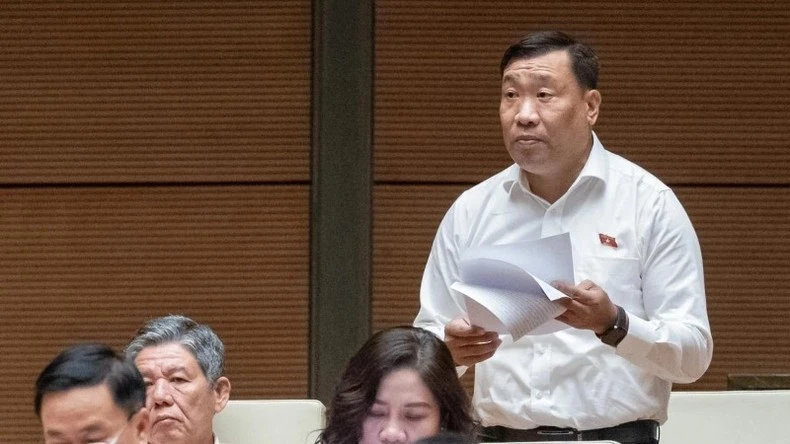 Đại biểu Thạch Phước Bình, Đoàn đại biểu Quốc hội tỉnh Trà Vinh phát biểu tại hội trường Quốc hội.