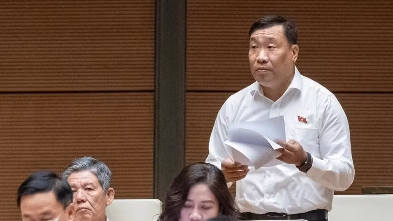 Đại biểu Thạch Phước Bình, Đoàn đại biểu Quốc hội tỉnh Trà Vinh phát biểu tại hội trường Quốc hội.