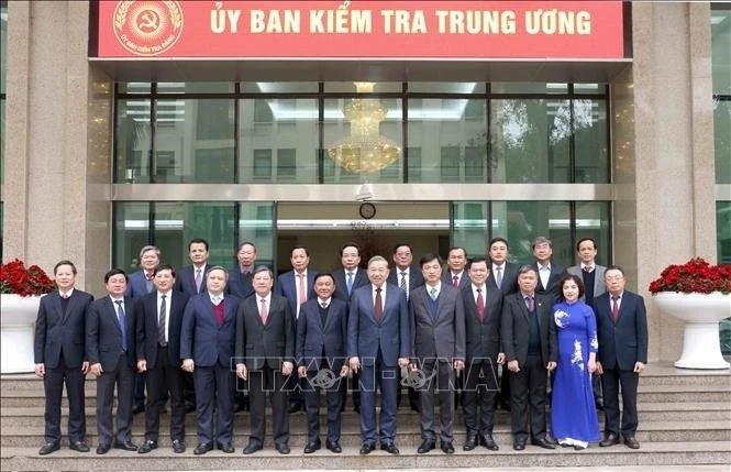 Tổng Bí thư Tô Lâm cùng các đồng chí lãnh đạo Ủy ban Kiểm tra Trung ương.