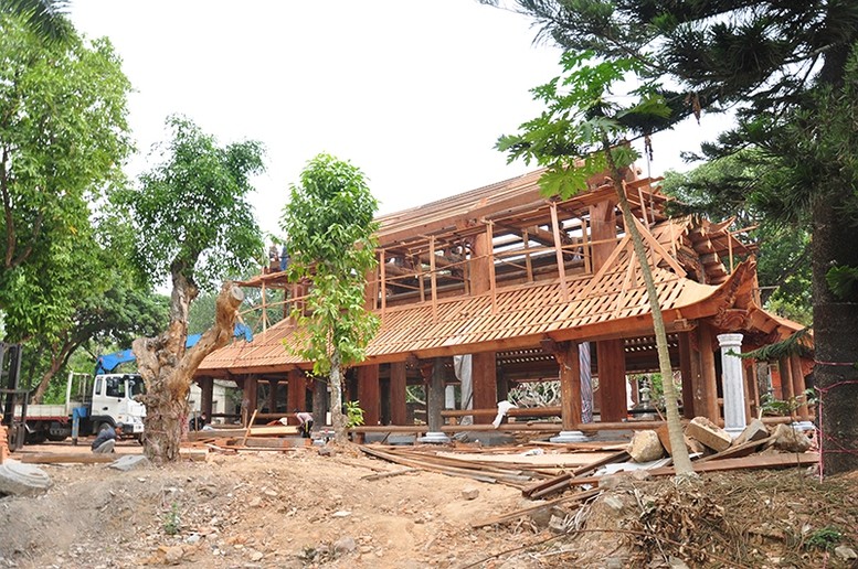 Tu bổ di tích phải giữ gìn tối đa yếu tố gốc cấu thành di tích. Tu bổ di tích phải giữ gìn tối đa yếu tố gốc cấu thành di tích.