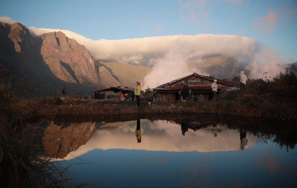 Khung cảnh thiên nhiên hoang sơ, trù phú.