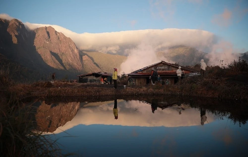 Khung cảnh thiên nhiên hoang sơ, trù phú.