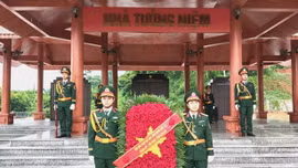 Bộ CHQS tỉnh Lào Cai dâng hương tưởng niệm các anh hùng liệt sĩ
