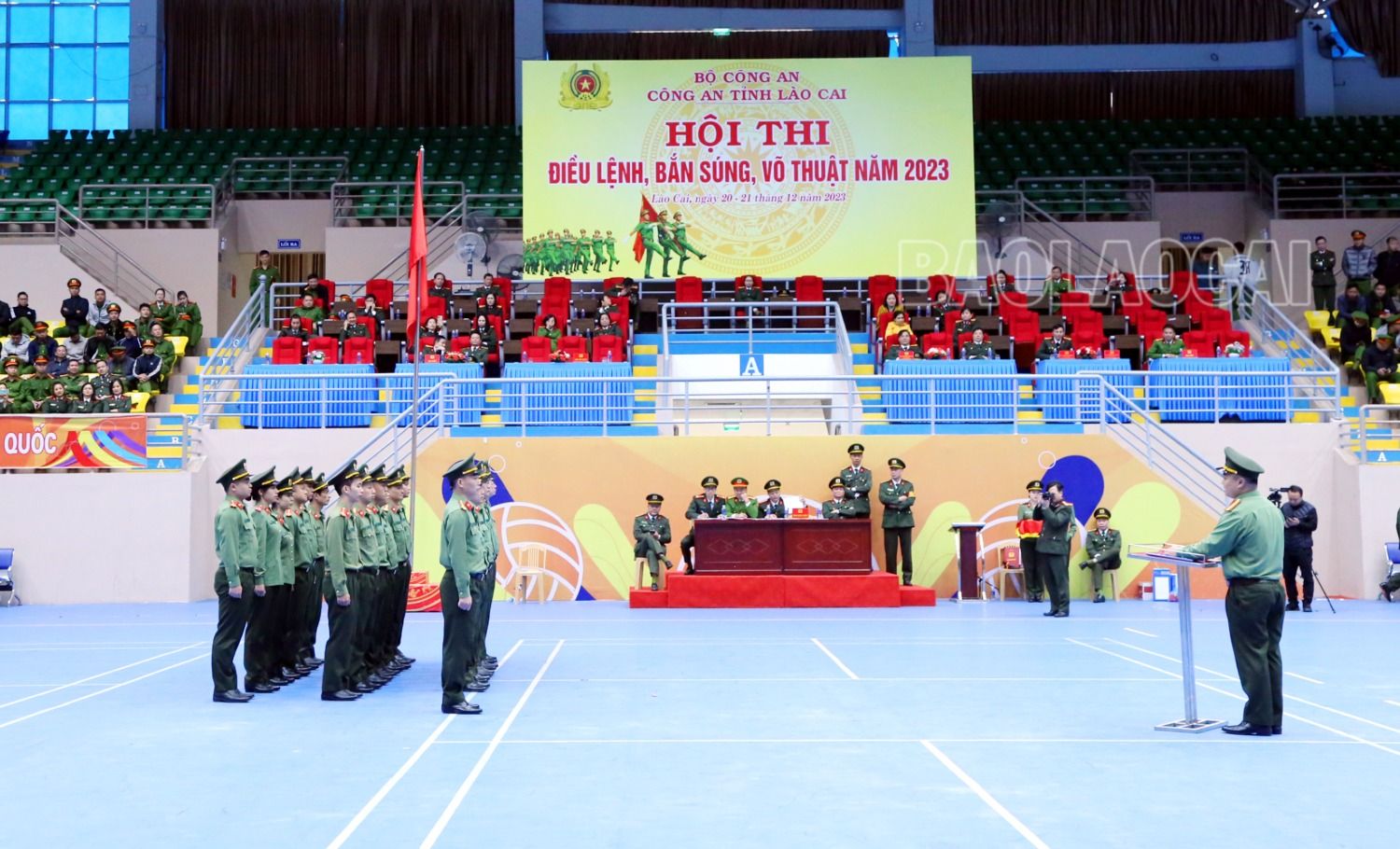 Phần thi Điều lệnh gồm thi lý thuyết, thực hành các động tác điều lệnh đội ngũ, nghi lễ Công an nhân dân. 2-3391-1658.jpg