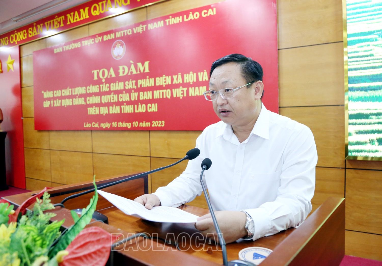 Đồng chí Giàng Seo Vần phát biểu định hướng một số nội dung tại buổi tọa đàm. 2.JPG