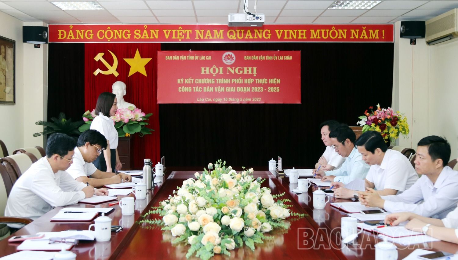 Quang cảnh buổi làm việc. 1.JPG