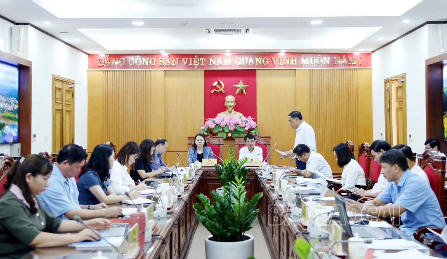 Quang cảnh buổi làm việc. 1.JPG