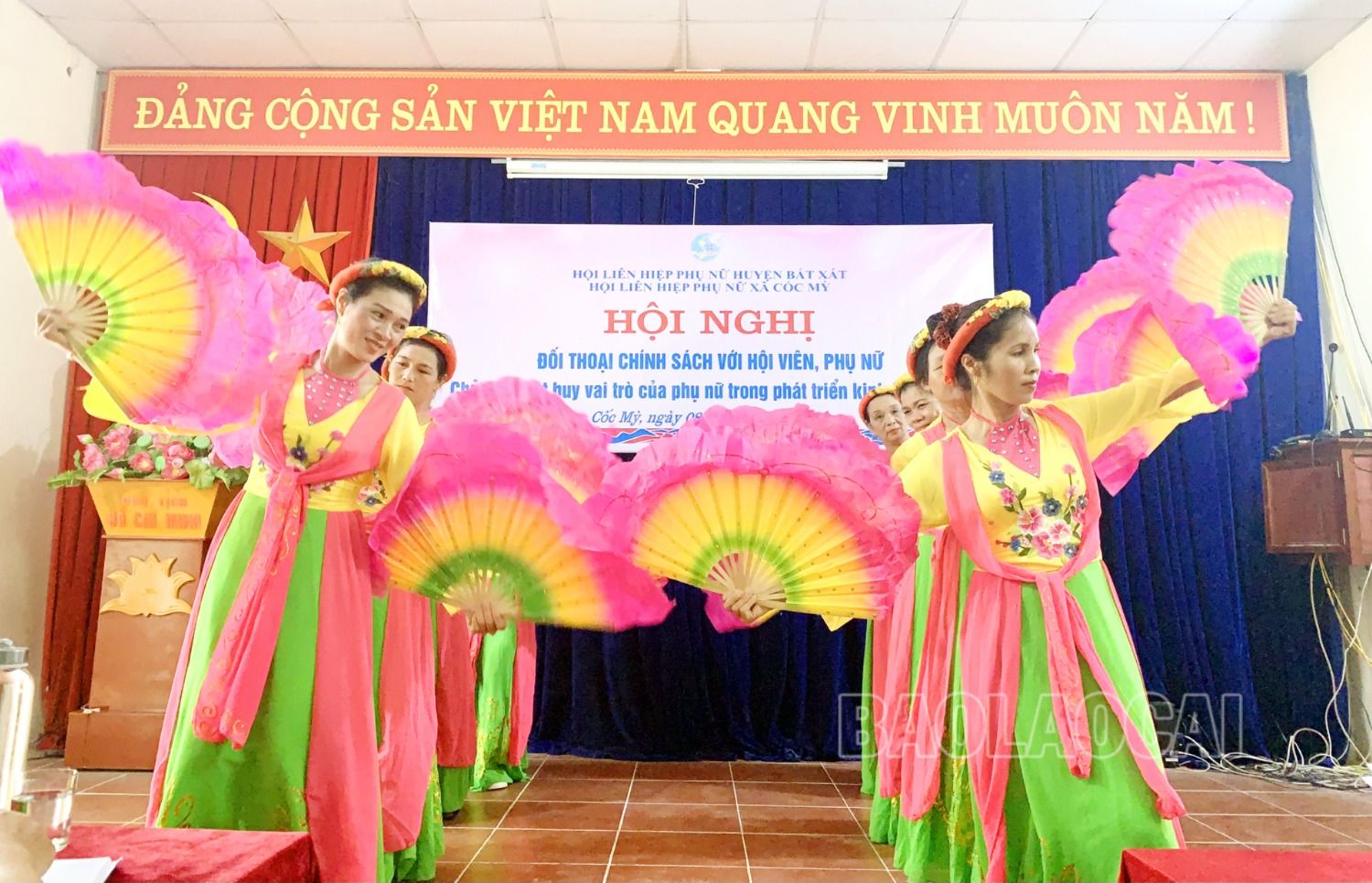 Tiết mục văn nghệ tại hội nghị. 4.jpg