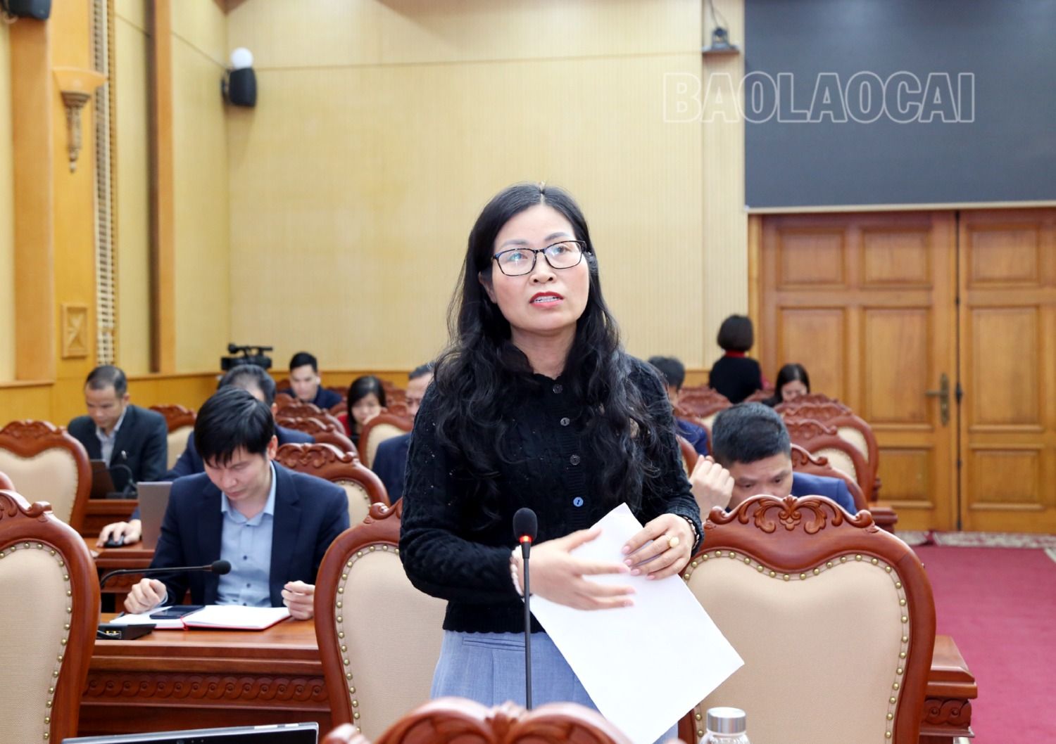 Đại diện Trường Chính trị tỉnh đóng góp ý kiến bổ sung vào nội dung bản thảo Tài liệu lịch sử tỉnh Lào Cai. 2-8542-8052.jpg