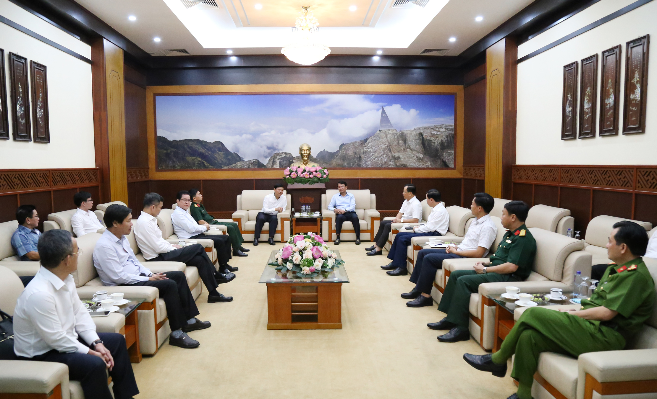 Quang cảnh buổi tiếp. T3.jpg