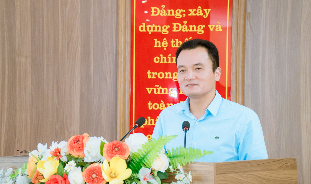 Bí thư Huyện ủy Mường Khương - Giàng Quốc Hưng phát biểu tại hội nghị. MK3.jpg