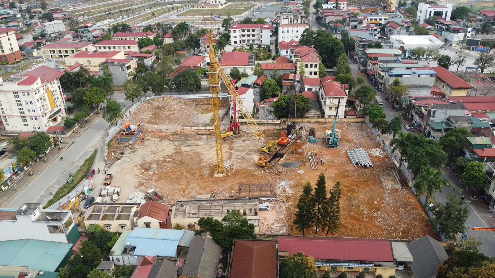 Toàn cảnh thi công Trung tâm hành chính mới Bảo Thắng.JPG