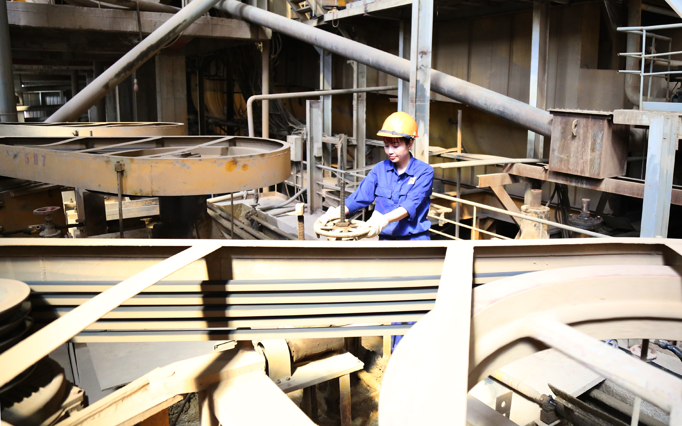 Các đơn vị thuộc Công ty TNHH Một thành viên Apatit Việt Nam đã động viên công nhân duy trì sản xuất trong dịp lễ để đảm bảo kế hoạch sản xuất của năm đề ra. CN9.jpg