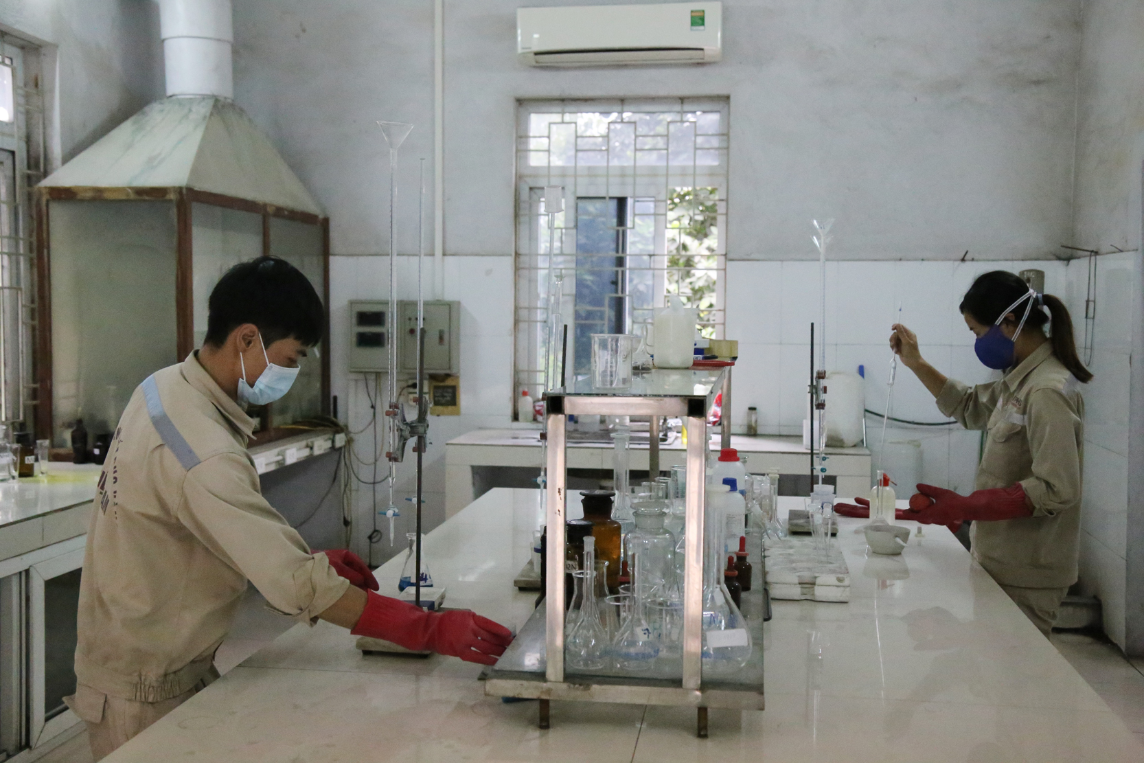 Kiểm tra các chỉ số quặng tuyển. CN12.jpg