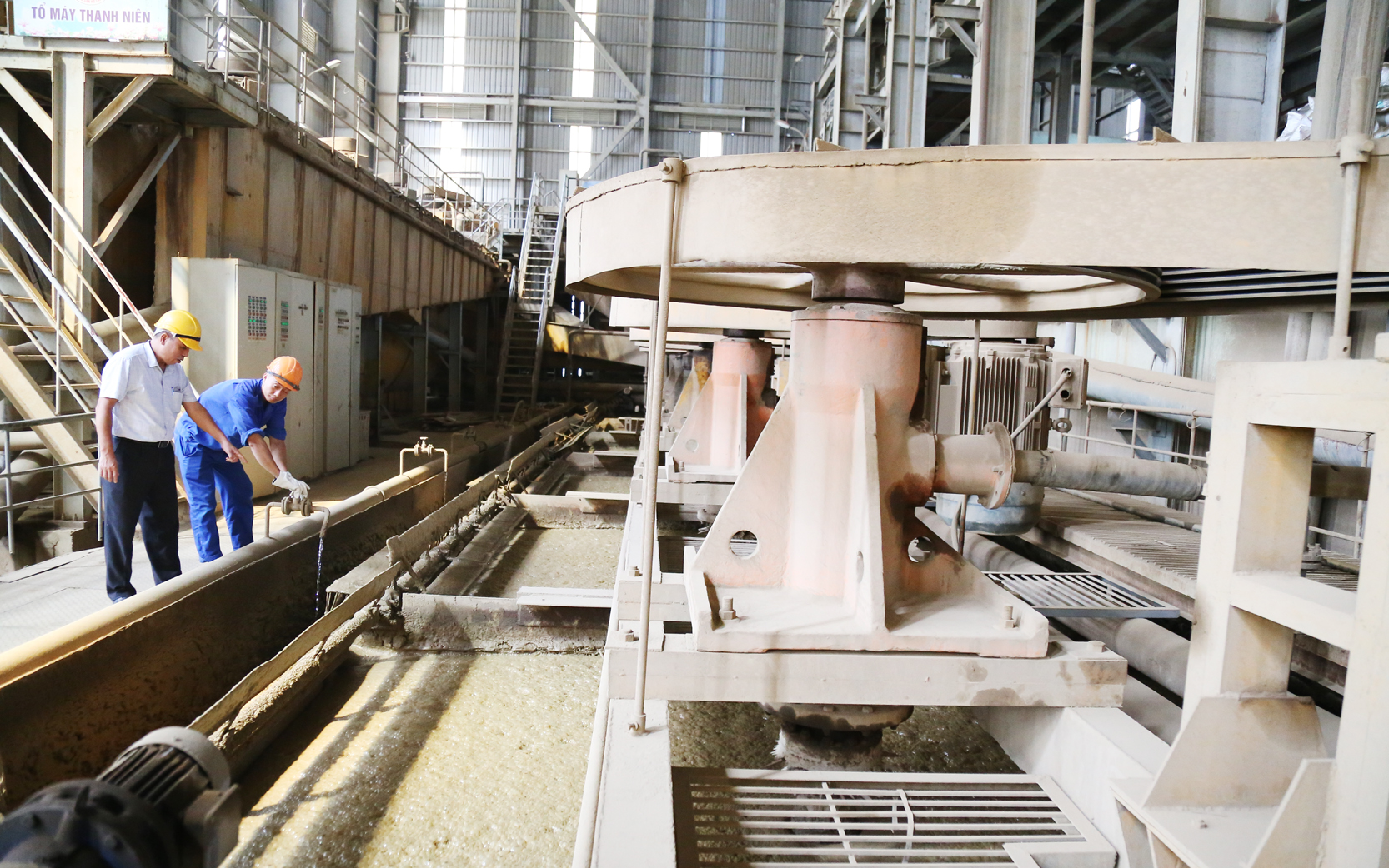 Trong dịp nghỉ lễ Quốc khánh, cả 3 nhà máy tuyển, đơn vị bốc xúc tiêu thụ, vận tải đường sắt và một số phòng chức năng của Công ty TNHH Một thành viên Apatit Việt Nam duy trì hoạt động bình thường. CN10.jpg