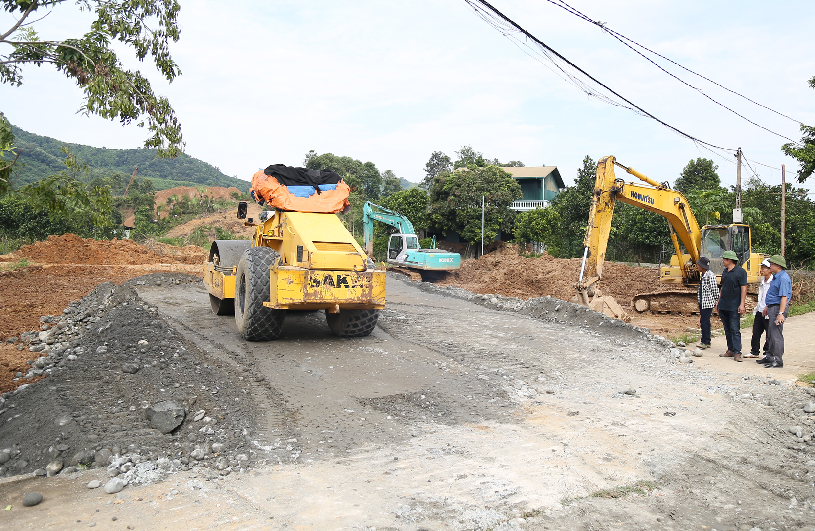 Đẩy nhanh tiến độ thi công các công trình, dự án để sớm đưa vào sử dụng, góp phần nâng cao hiệu quả nguồn lực đầu tư. XD2.jpg