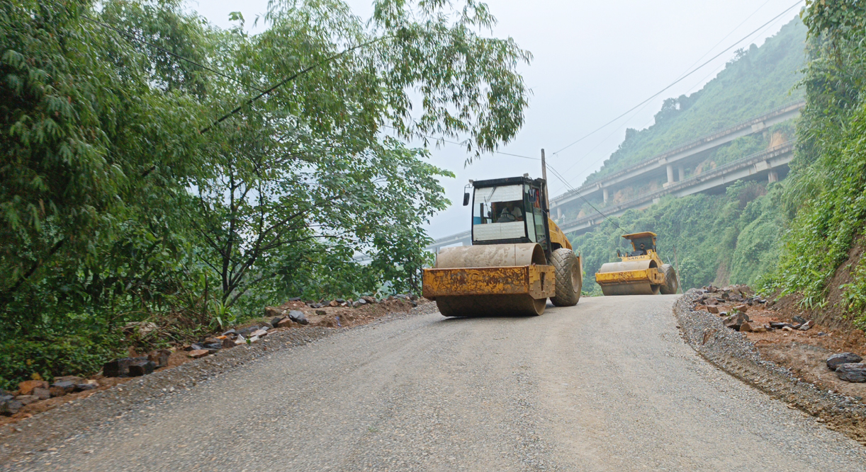 Các đơn vị đang đẩy nhanh tiến độ thi công các công trình, dự án. DT1.jpg