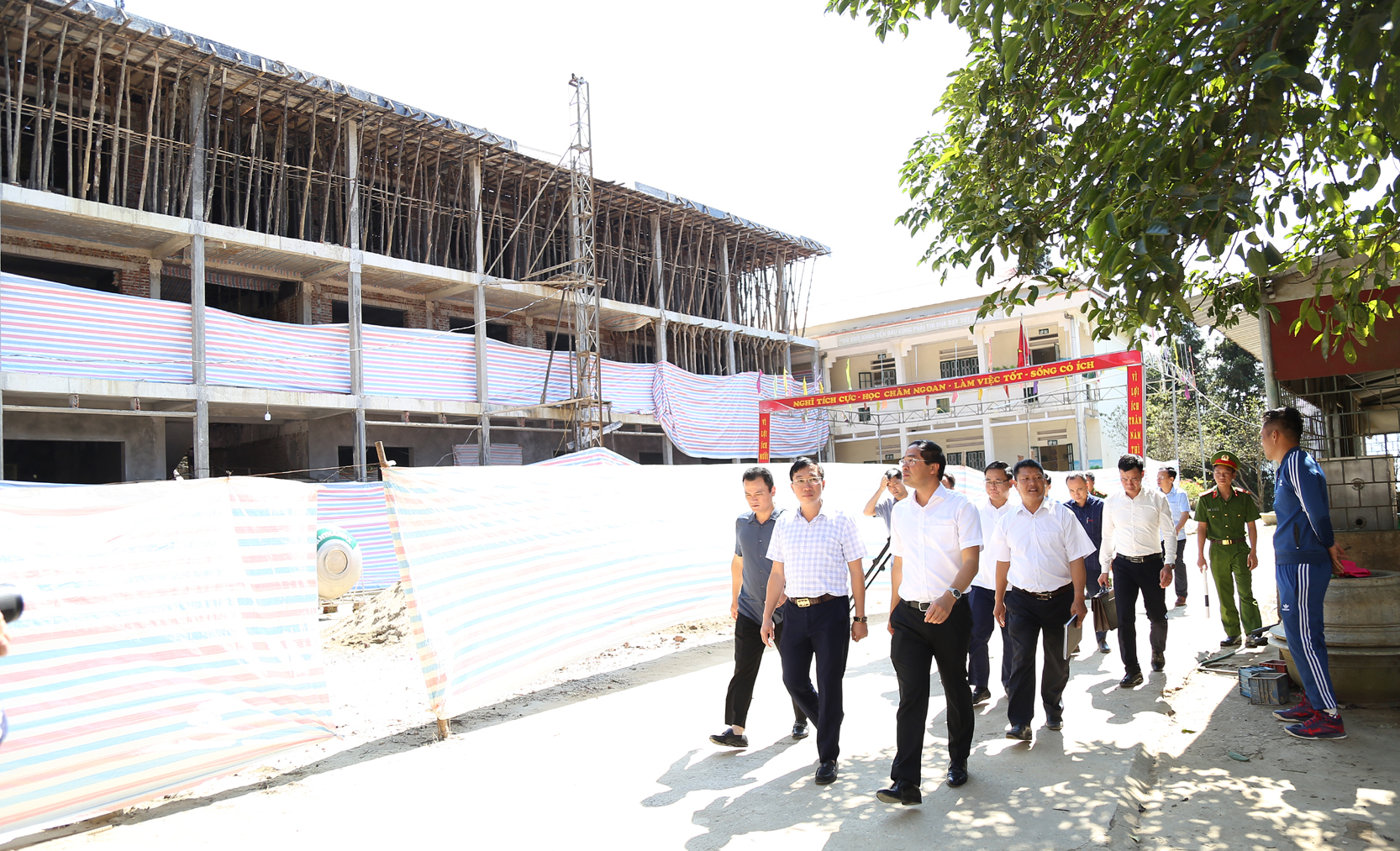 Kiểm tra tiến độ thi công công trình trường học trên địa bàn xã Tả Thàng. T3.jpg