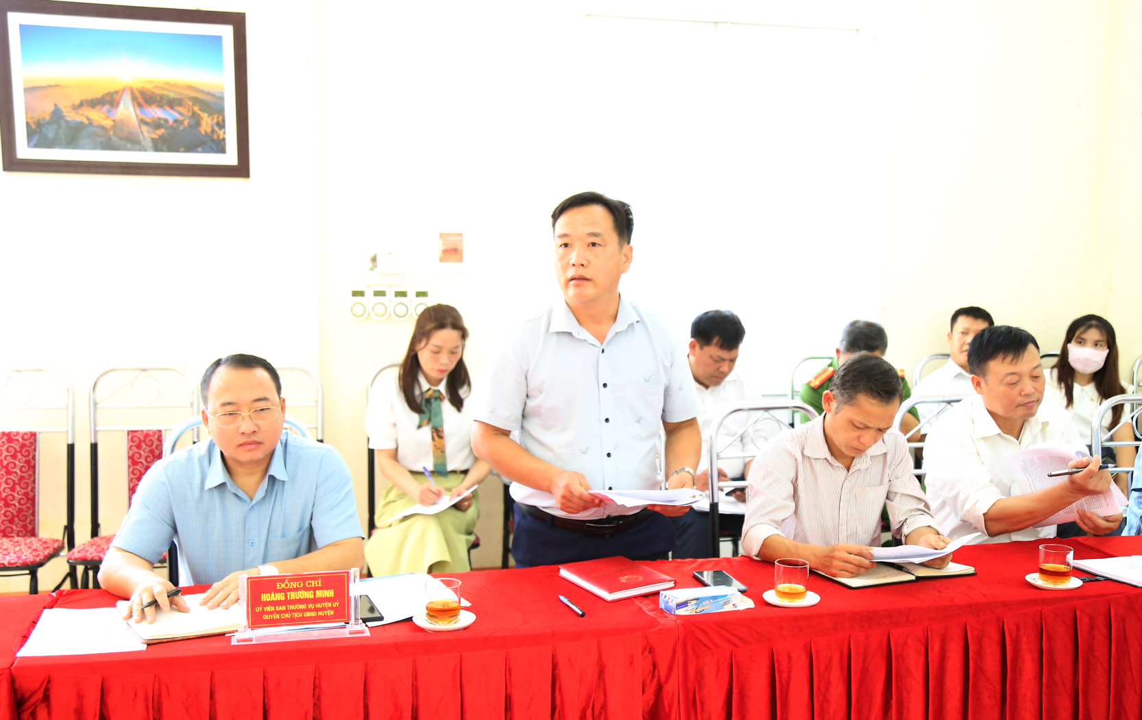 Lãnh đạo xã Tả Thàng báo cáo tình hình phát triển kinh tế - xã hội 8 tháng năm 2023. M7.jpg