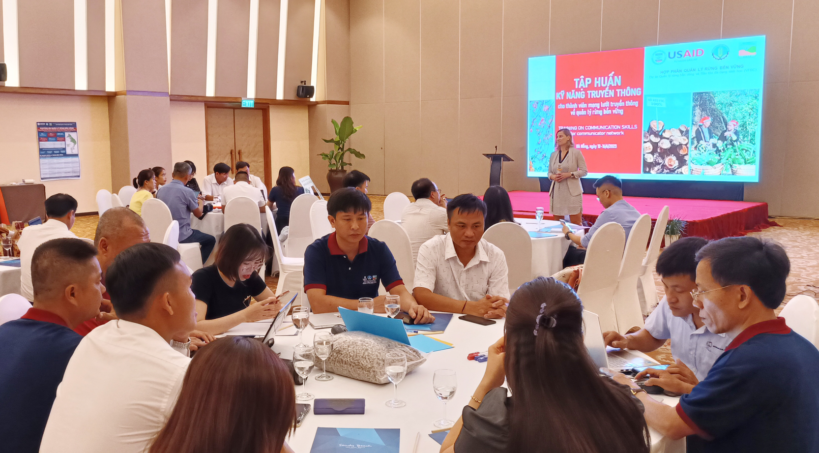 Chuyên gia chia sẻ về kỹ năng truyền thông. R1.jpg