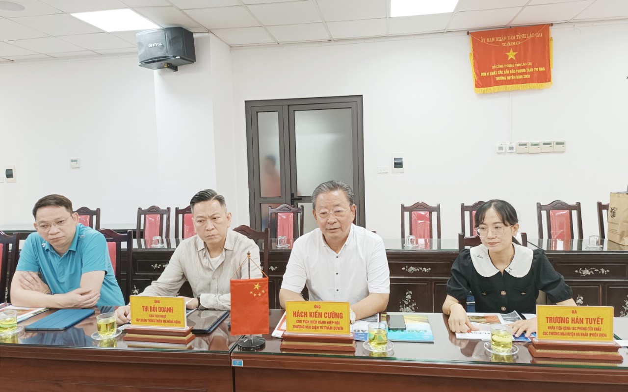 Các doanh nghiệp Trung Quốc tại buổi làm việc. TD5.jpg