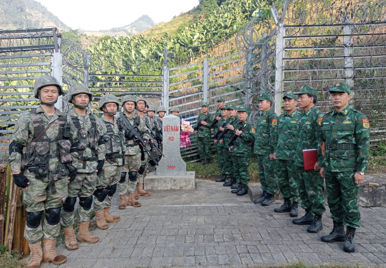 Lực lượng biên phòng thực hiện tuần tra song phương. BL6.jpg