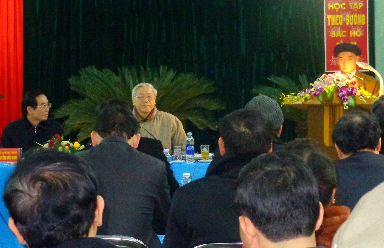 Tổng Bí thư Nguyễn Phú Trọng trong lần đến thăm xã Bản Lầu. BL99.jpg